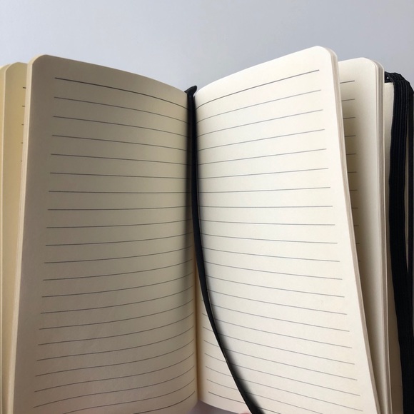 Leed’s small notebook - Picture 3 of 6